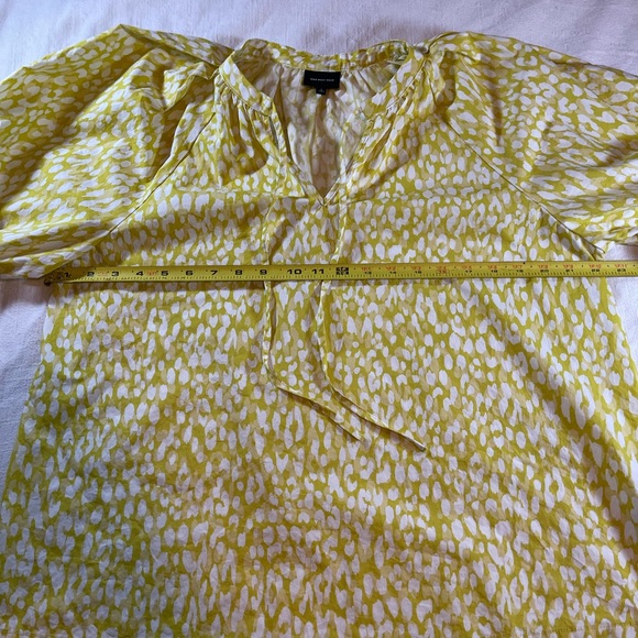 Who What Wear Yellow White Leopard Top Puff Sleeve Size L - Picture 4 of 9
